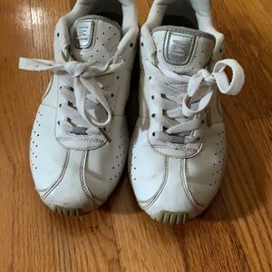 White Nike Shox